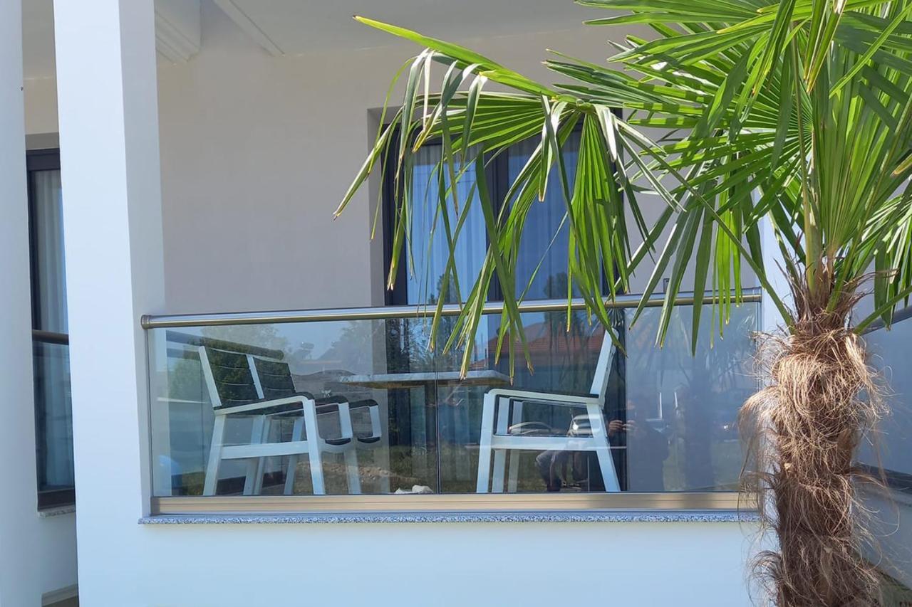 Armonia Luxury Suites Vrasná エクステリア 写真