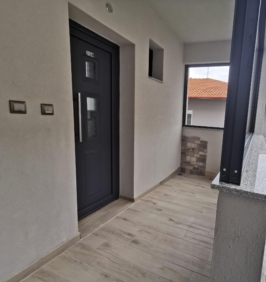 Armonia Luxury Suites Vrasná エクステリア 写真