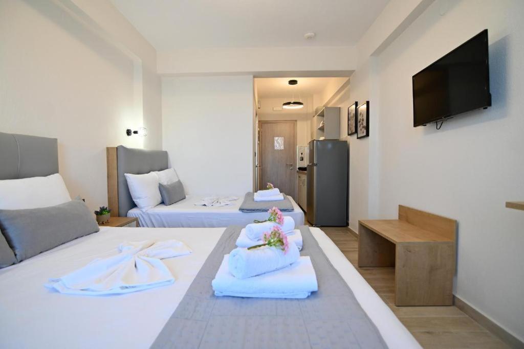 Armonia Luxury Suites Vrasná エクステリア 写真